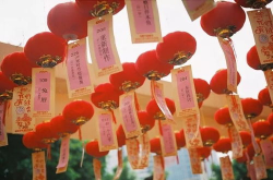 中秋节猜灯谜大全及答案30个,趣味盎然，智慧碰撞的30个谜题解析