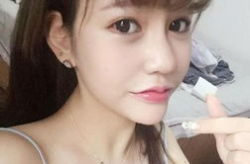 女网红小花,揭秘网络红人的魅力与挑战”